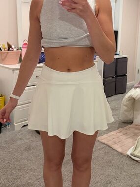 Old Navy White Athletic Ruffle Skort